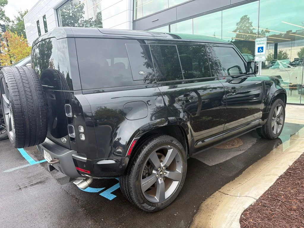 Used 2023 Santorini Black Metallic Land Rover Carpathian Edition image 4