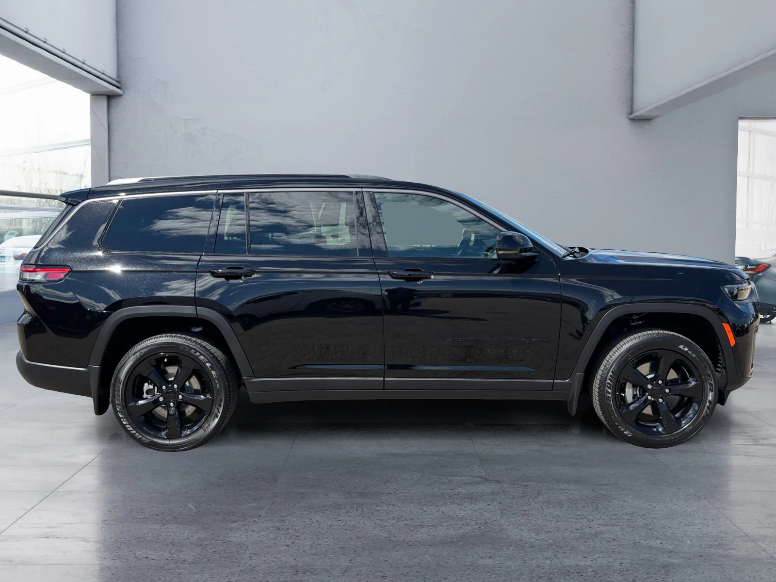 New 2026 Diamond Black Crystal Pearl Jeep Altitude image 6