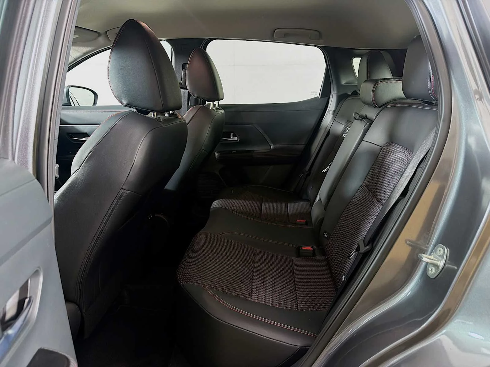 Certified Used 2025 Gun Metallic Nissan SR image 20