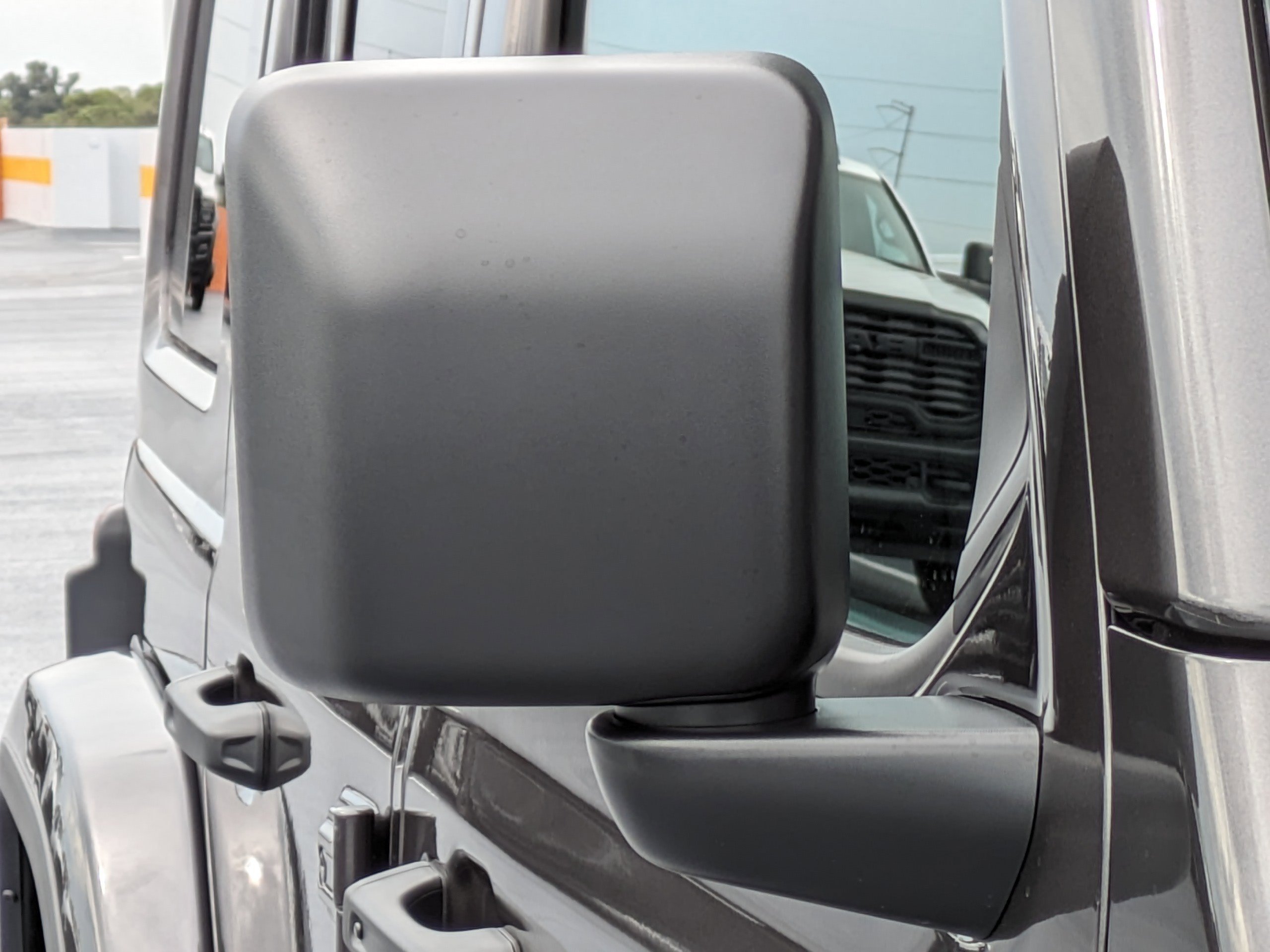 2026 Jeep Wrangler 4-Door Sahara - Photo 11