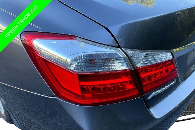 Used 2013  Honda EX-L image 25