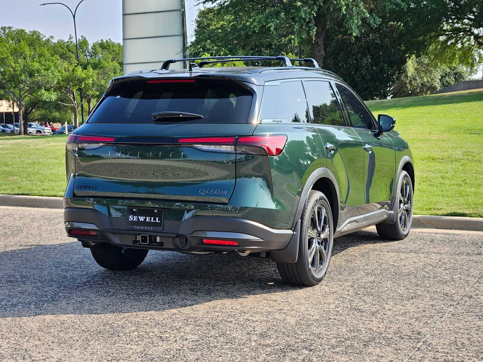 New 2027 2T DEEP EMRLD INFINITI Autograph AWD image 4