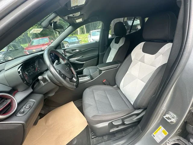 Used 2025 Gray Chevrolet 1RS image 23