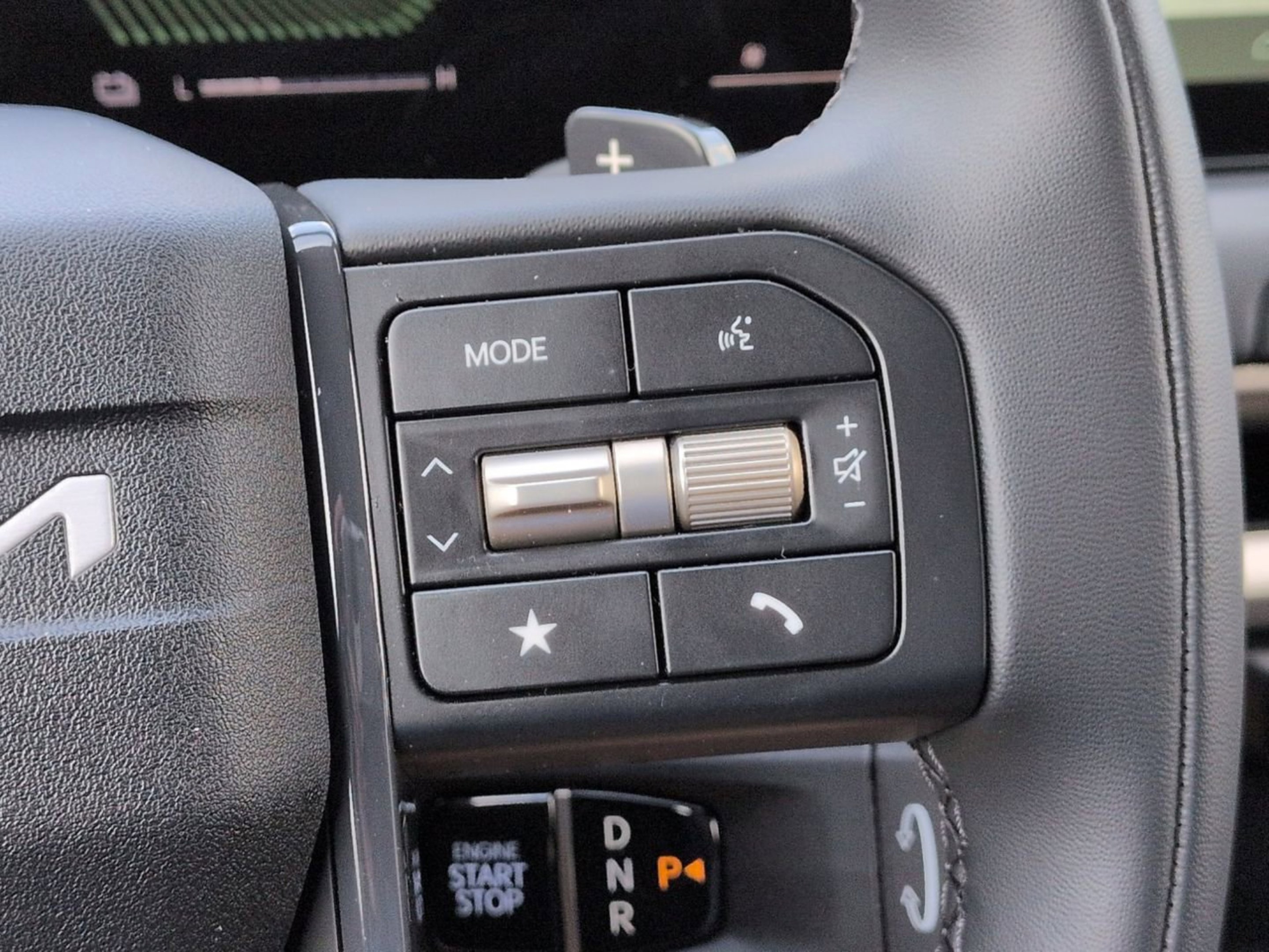 New 2027 Glacial White Pearl Kia EX image 28