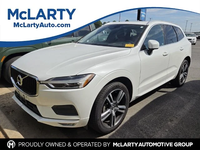 Used 2021 White Volvo T5 Momentum image 1