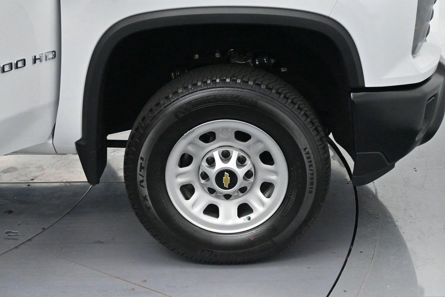 Used 2025 Summit White Chevrolet WT image 28