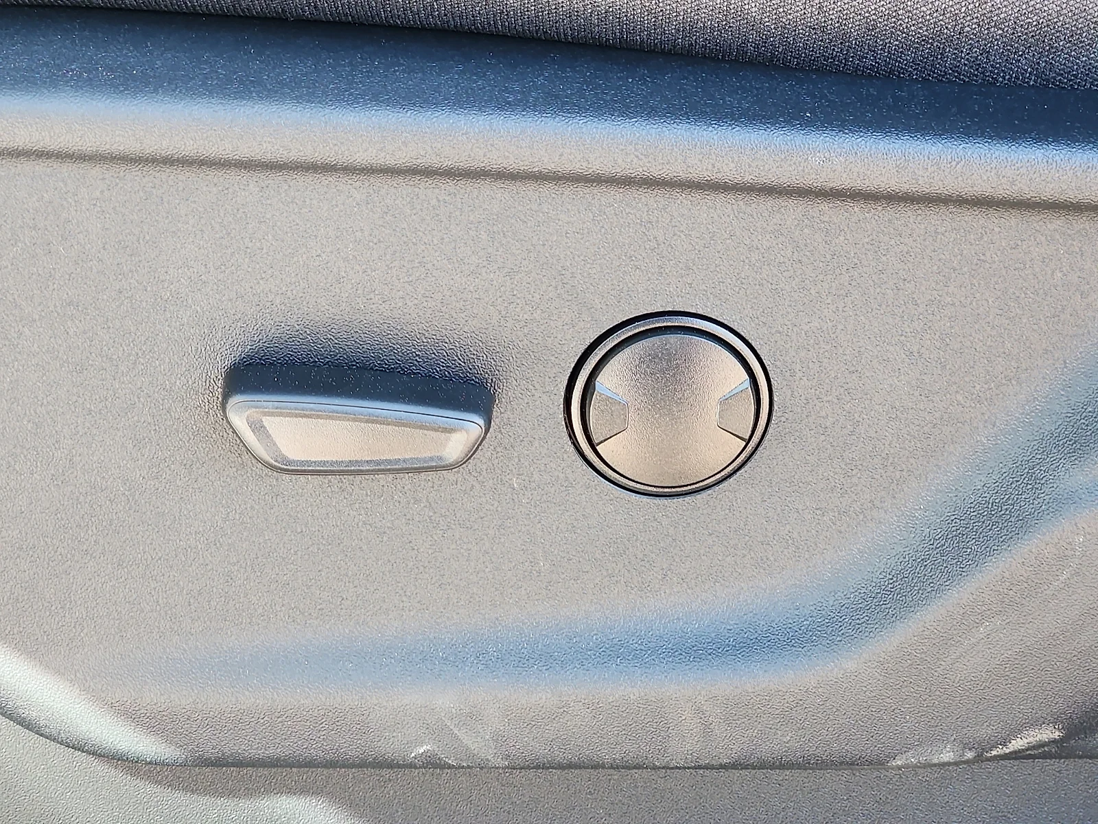 New 2027 Oxford White Ford XLT image 16