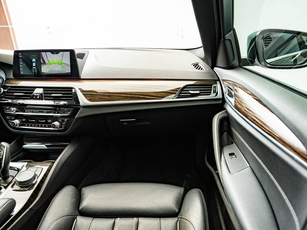 Used 2019 Black Sapphire Metallic BMW 540i image 47