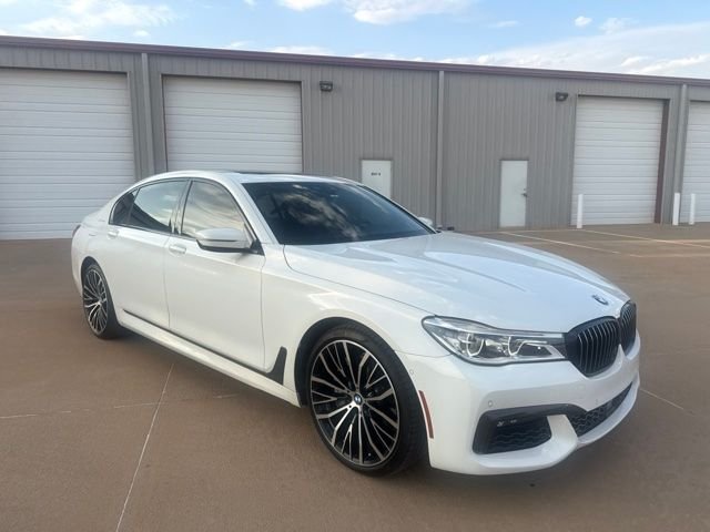 Used 2019 White BMW 750i image 3