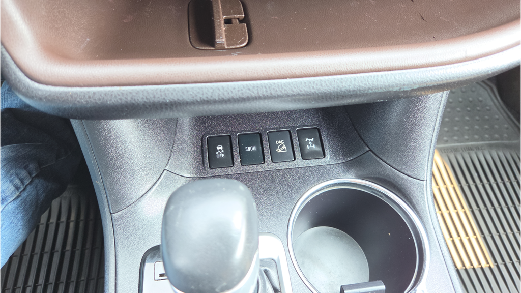 Used 2014 Silver Toyota XLE V6 image 48