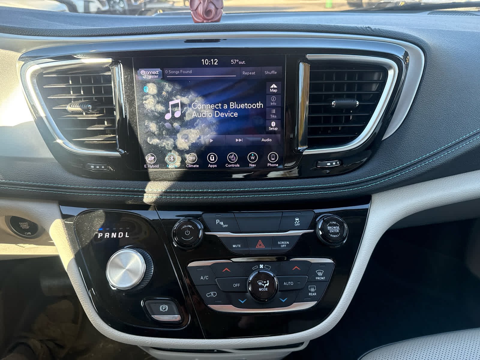 Used 2018 WHITE Chrysler Hybrid Limited image 8