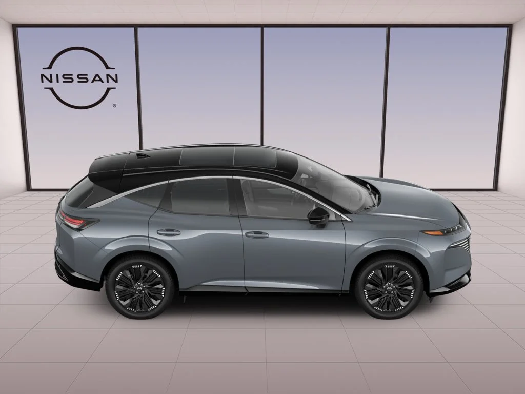 New 2027 Gray Nissan Platinum image 4