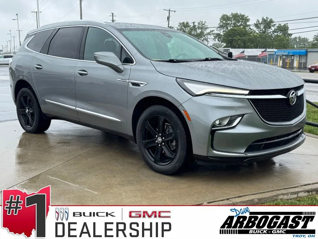 2023 Buick Enclave Essence's photo