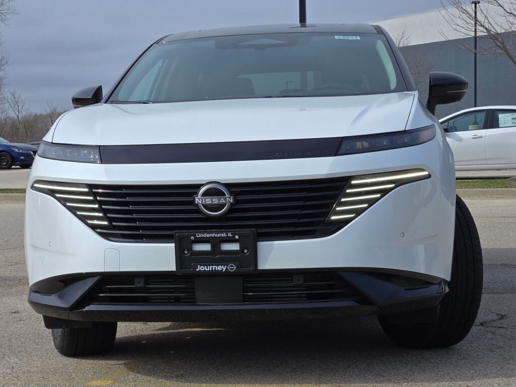 New 2026 White Nissan Platinum image 3