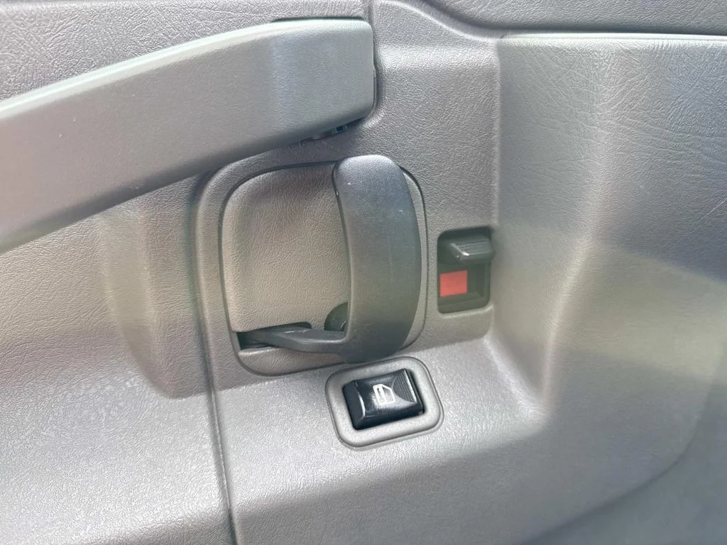 Used 2016 White Chevrolet LT image 17