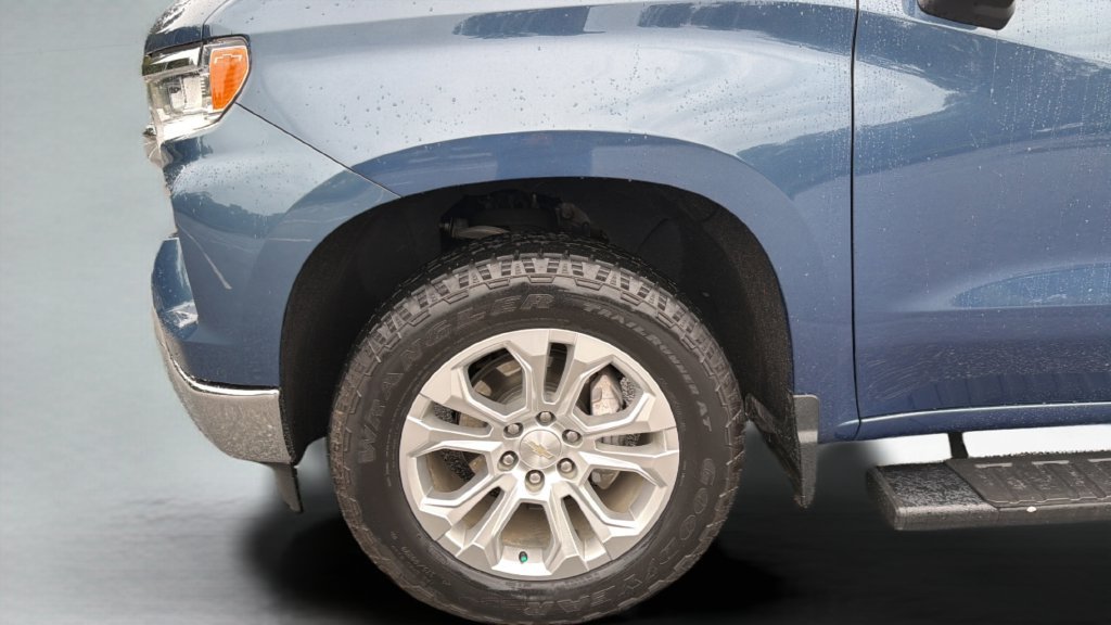 Used 2024 Blue Chevrolet LTZ image 39