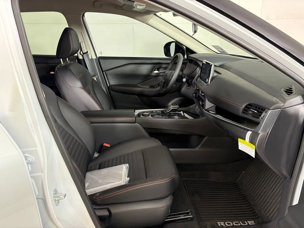 New 2026 Everest White Pearl TriCoat Nissan Rock Creek® image 17