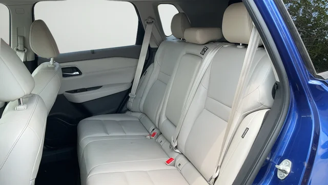 Used 2021 Blue Nissan SL image 21