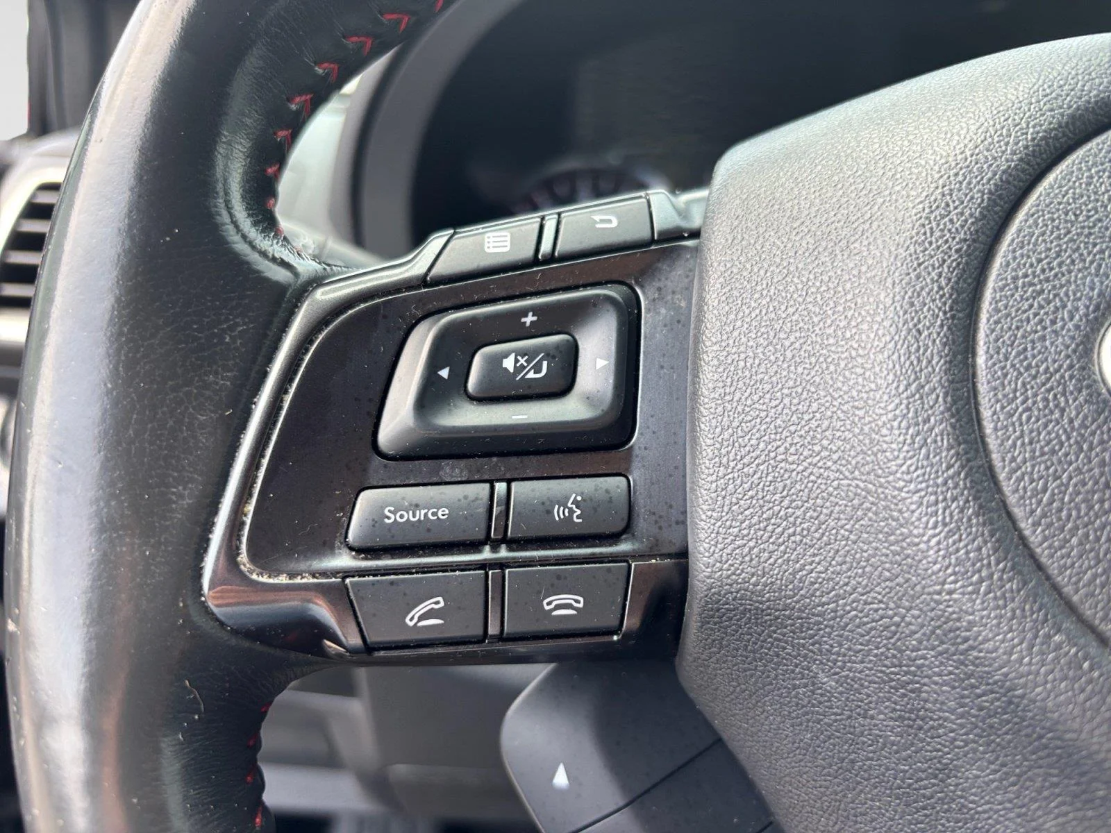 Used 2018 Crystal Black Silica Subaru Base image 25