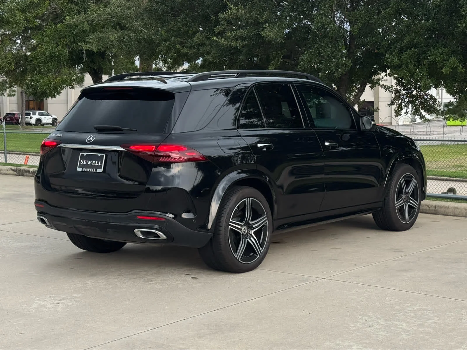 Used 2025 Black Mercedes-Benz GLE 350 image 5