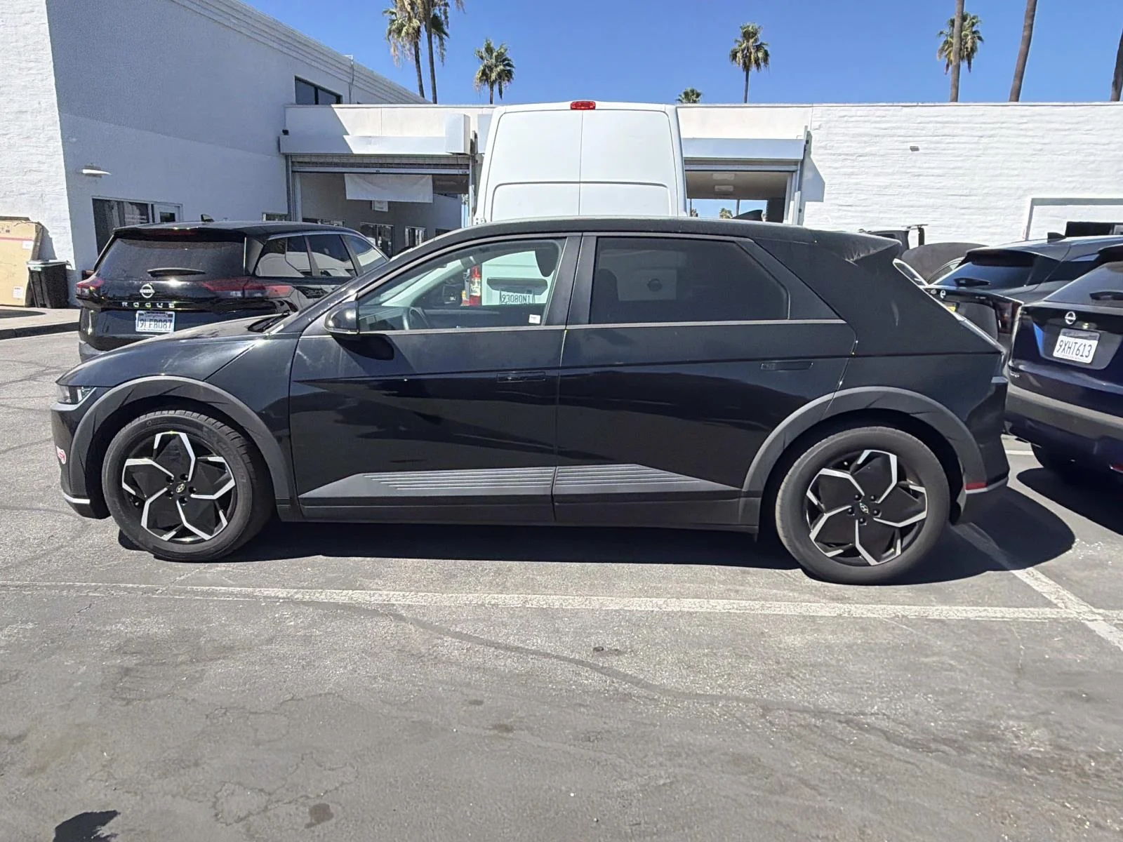 Used 2024 ABYSS BLACK Hyundai SEL image 4