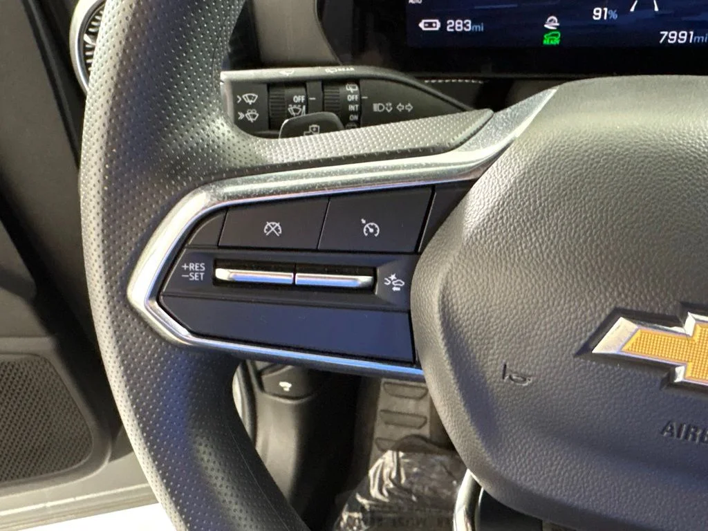 Used 2025 Gray Chevrolet LT image 33
