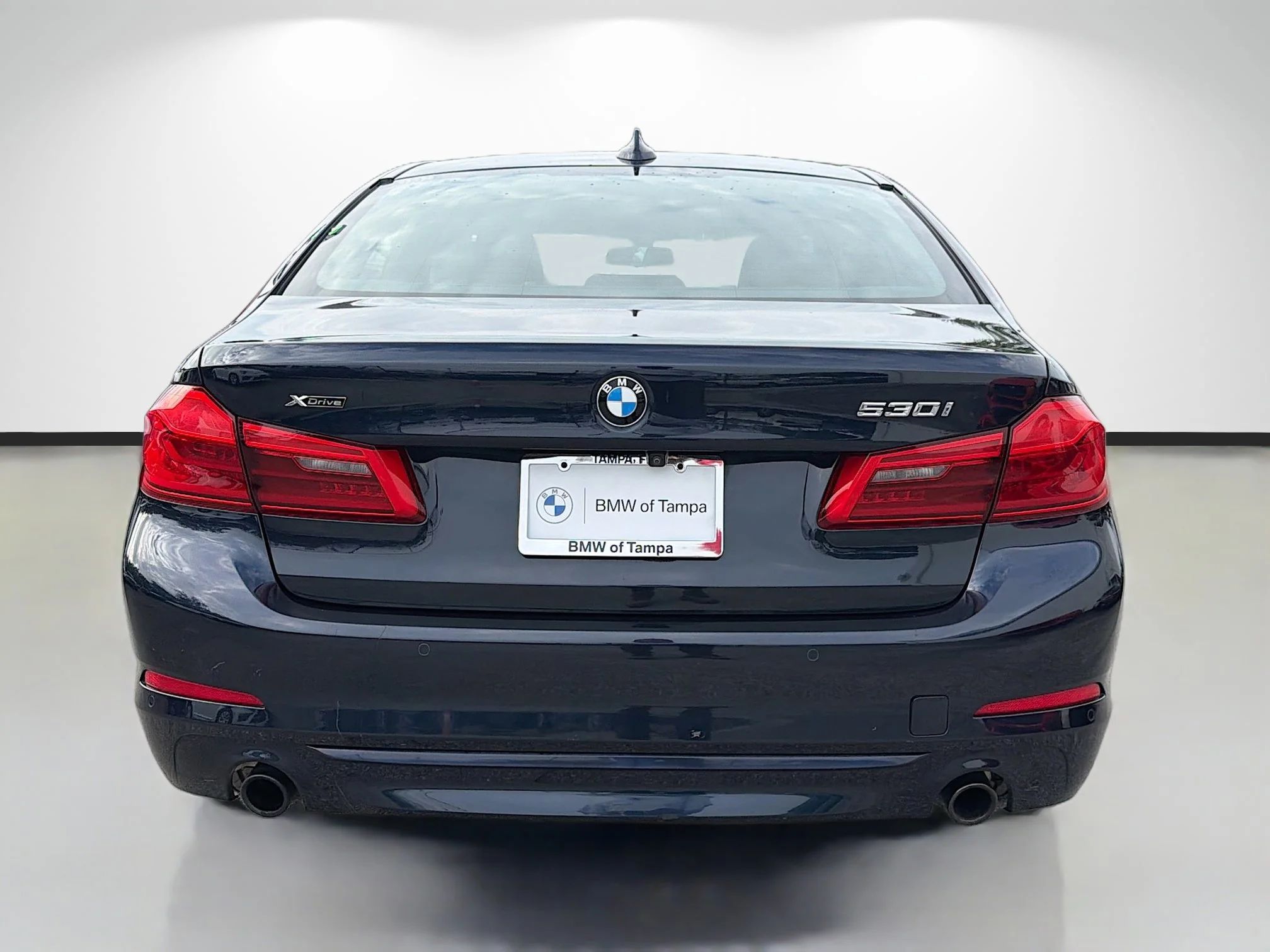 Used 2020 Imperial Blue Metallic BMW 530i xDrive image 4