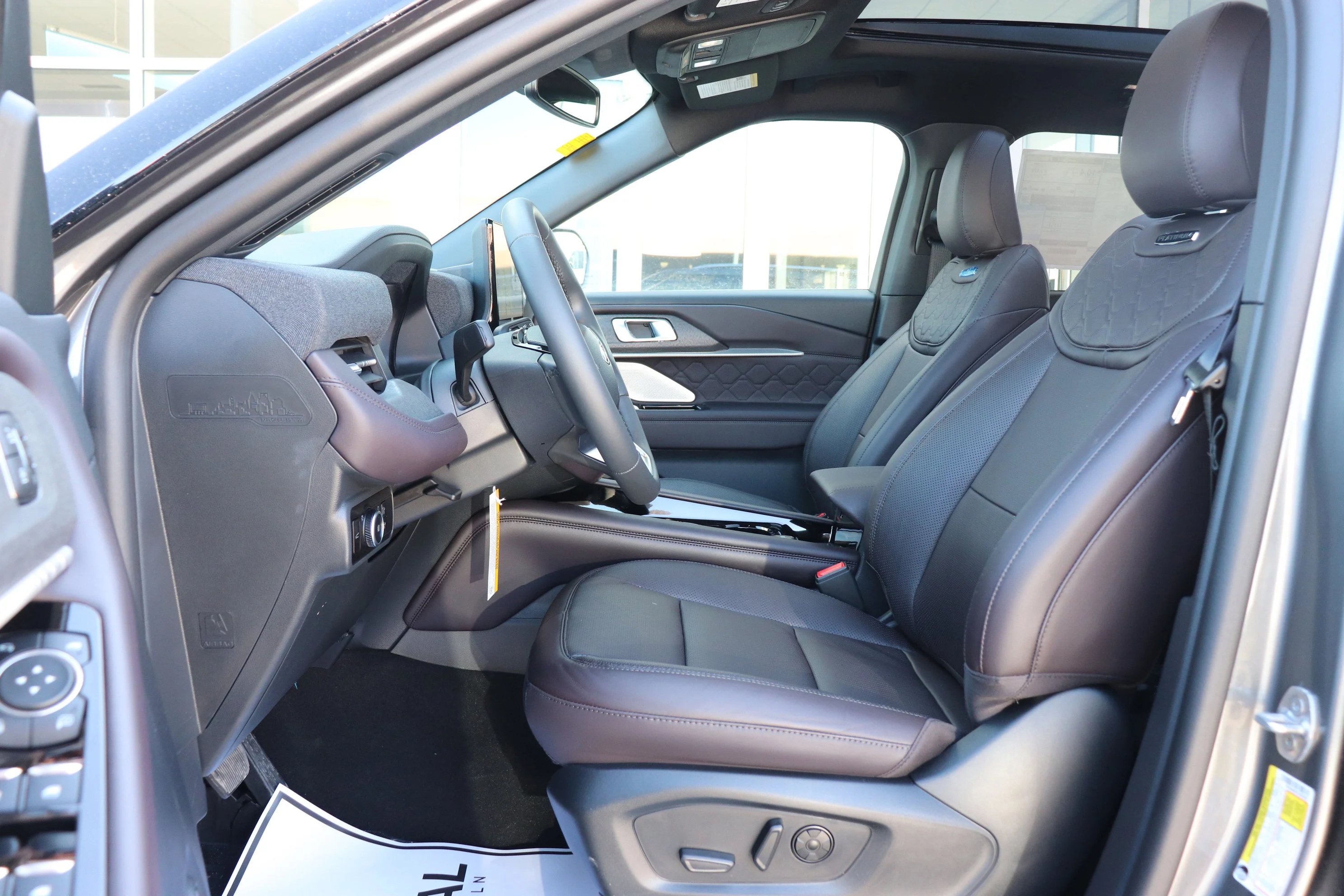New 2026 CARBONIZED GREY METALLIC Ford Platinum image 10