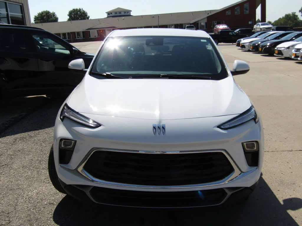 Used 2025 White Buick Preferred image 13