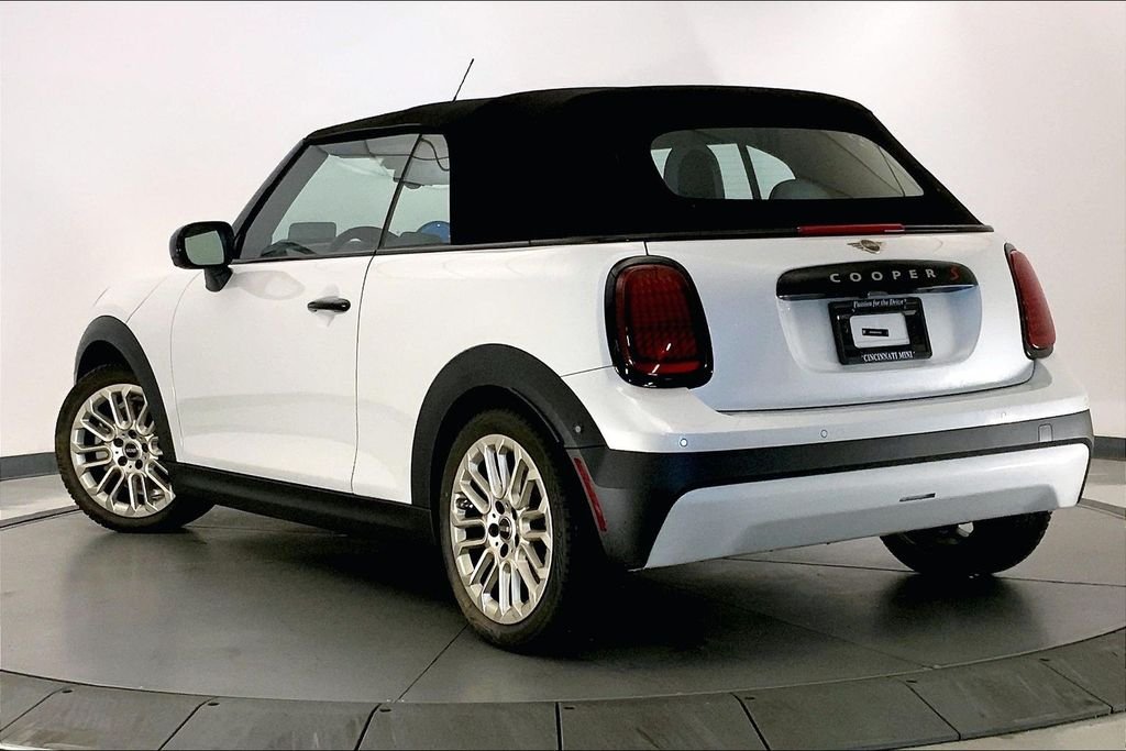 Used 2026 Nanuq White Metallic MINI Iconic image 10