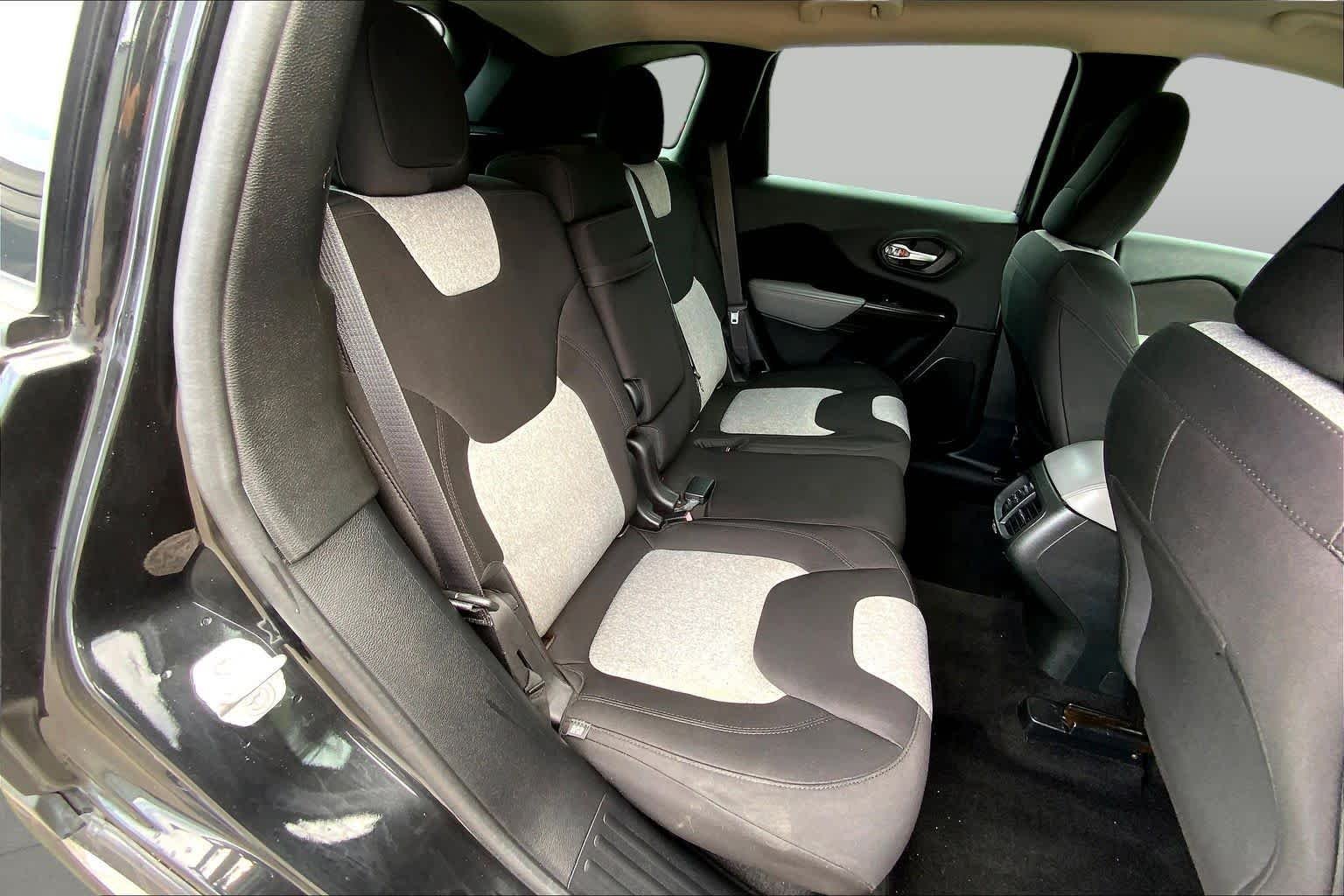 Used 2014 Brilliant Black Crystal Pearlcoat Jeep Sport image 18