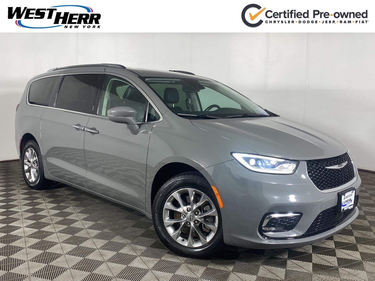 Used 2021 Ceramic Gray Clearcoat Chrysler Touring L AWD image 1
