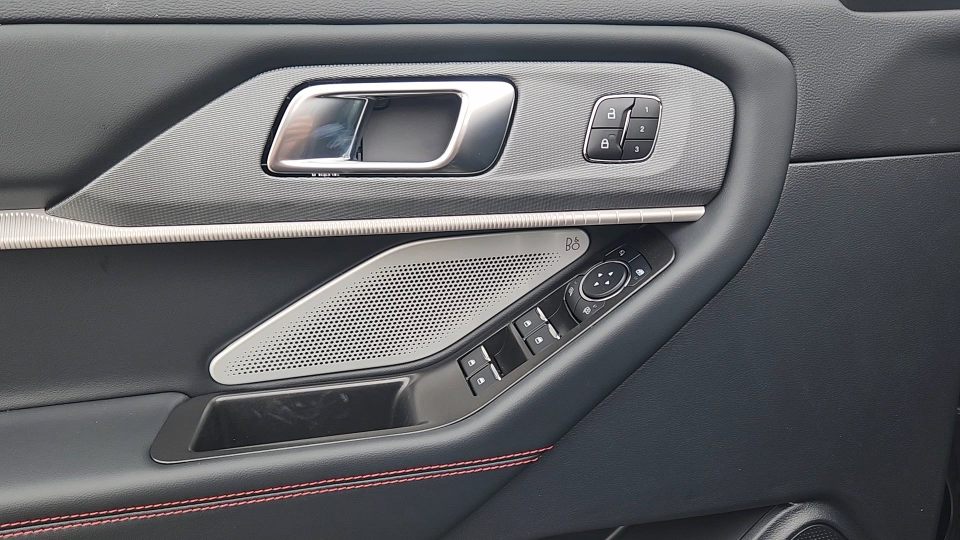 New 2026 Agate Black Metallic Ford ST image 17