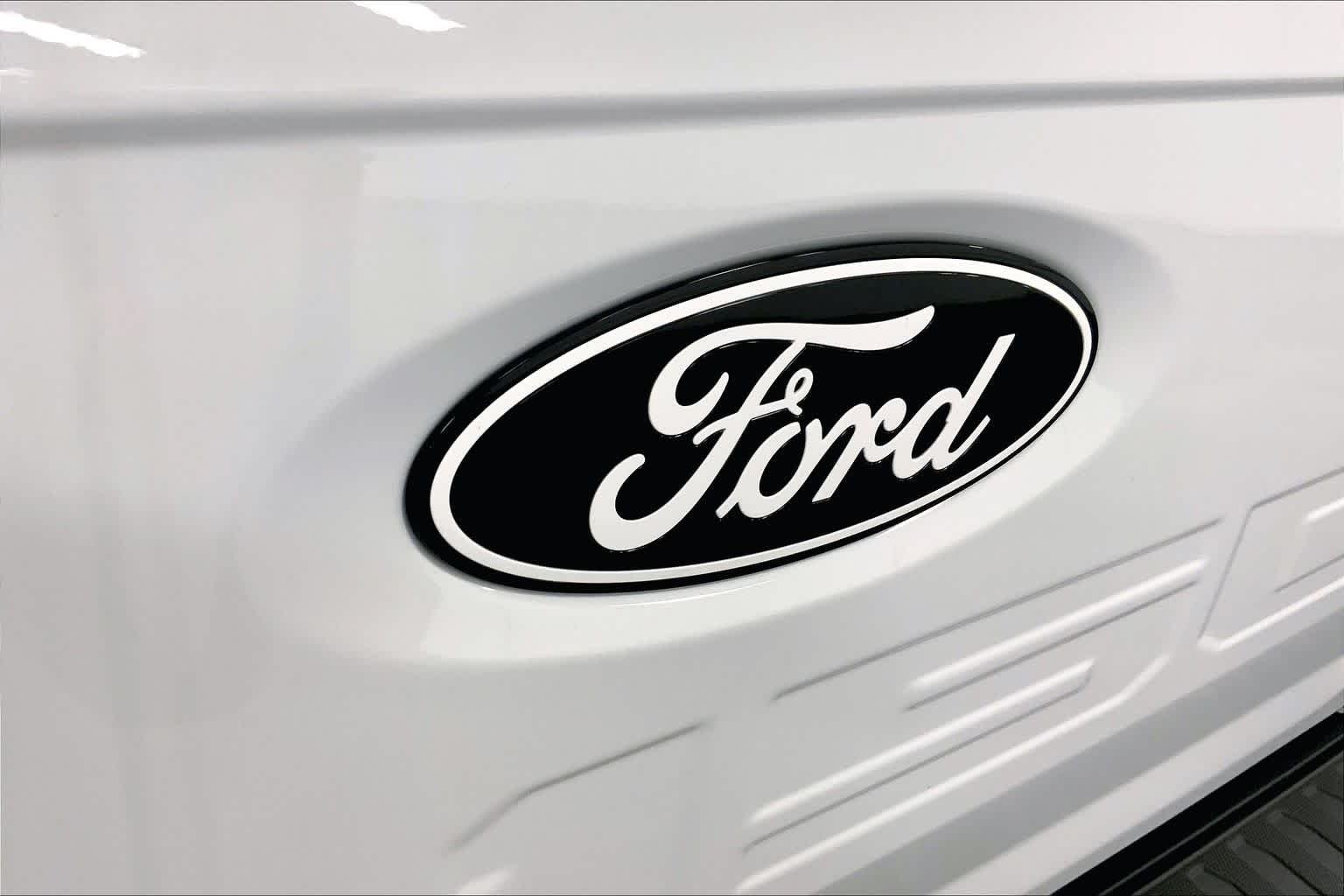 New 2026 Oxford White Ford STX image 12