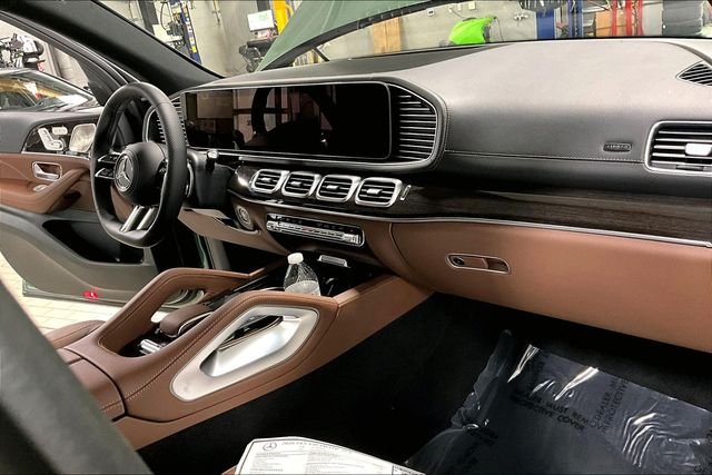 New 2026 MANUFAKTUR Ireland Mid Green Metallic Mercedes-Benz GLS 450 image 23