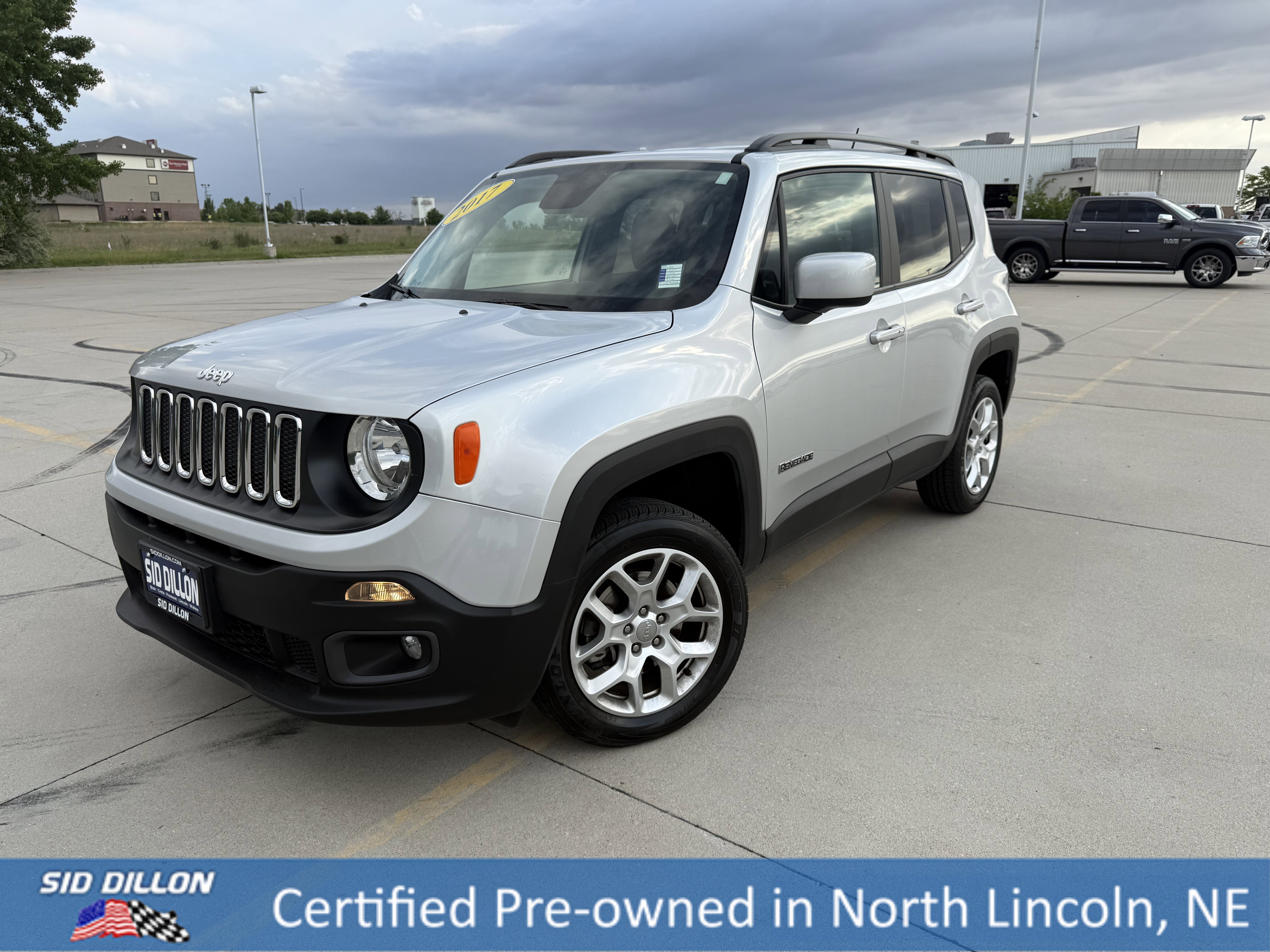 2017 Jeep Renegade Latitude 4x4's photo