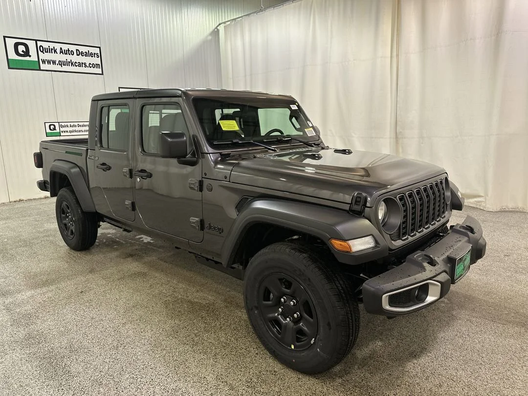 2026 Jeep Gladiator Sport Auto's photo