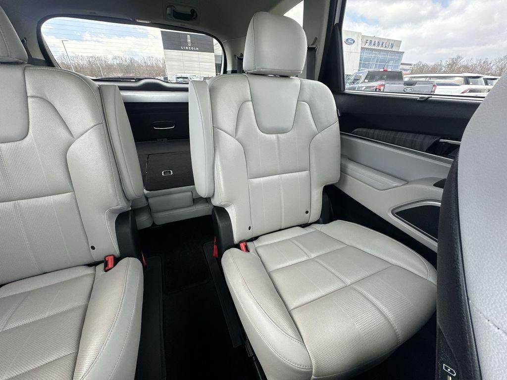 Used 2024 Glacial White Pearl Kia EX image 14