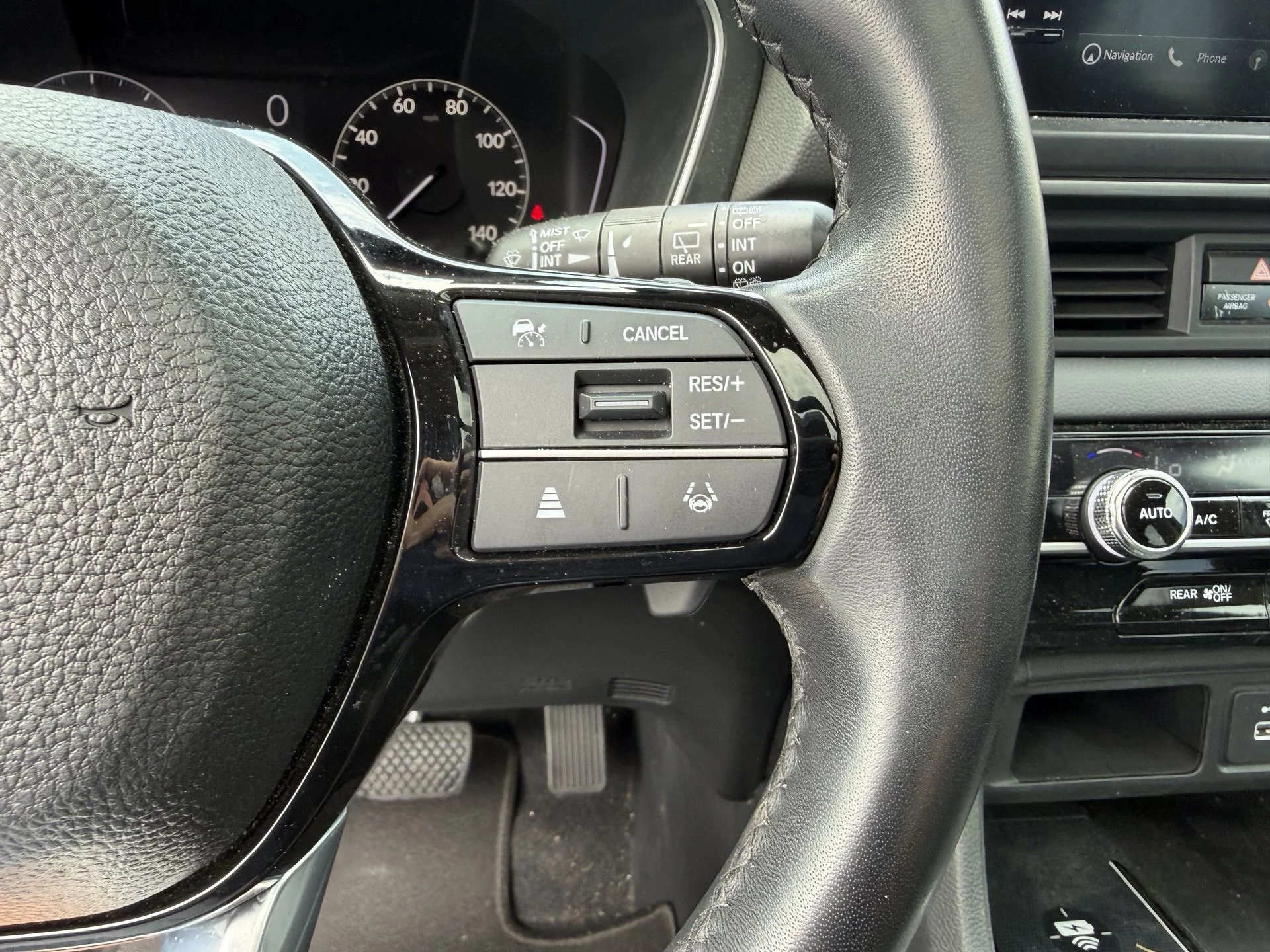 Used 2023 Sonic Gray Pearl Honda Touring image 11