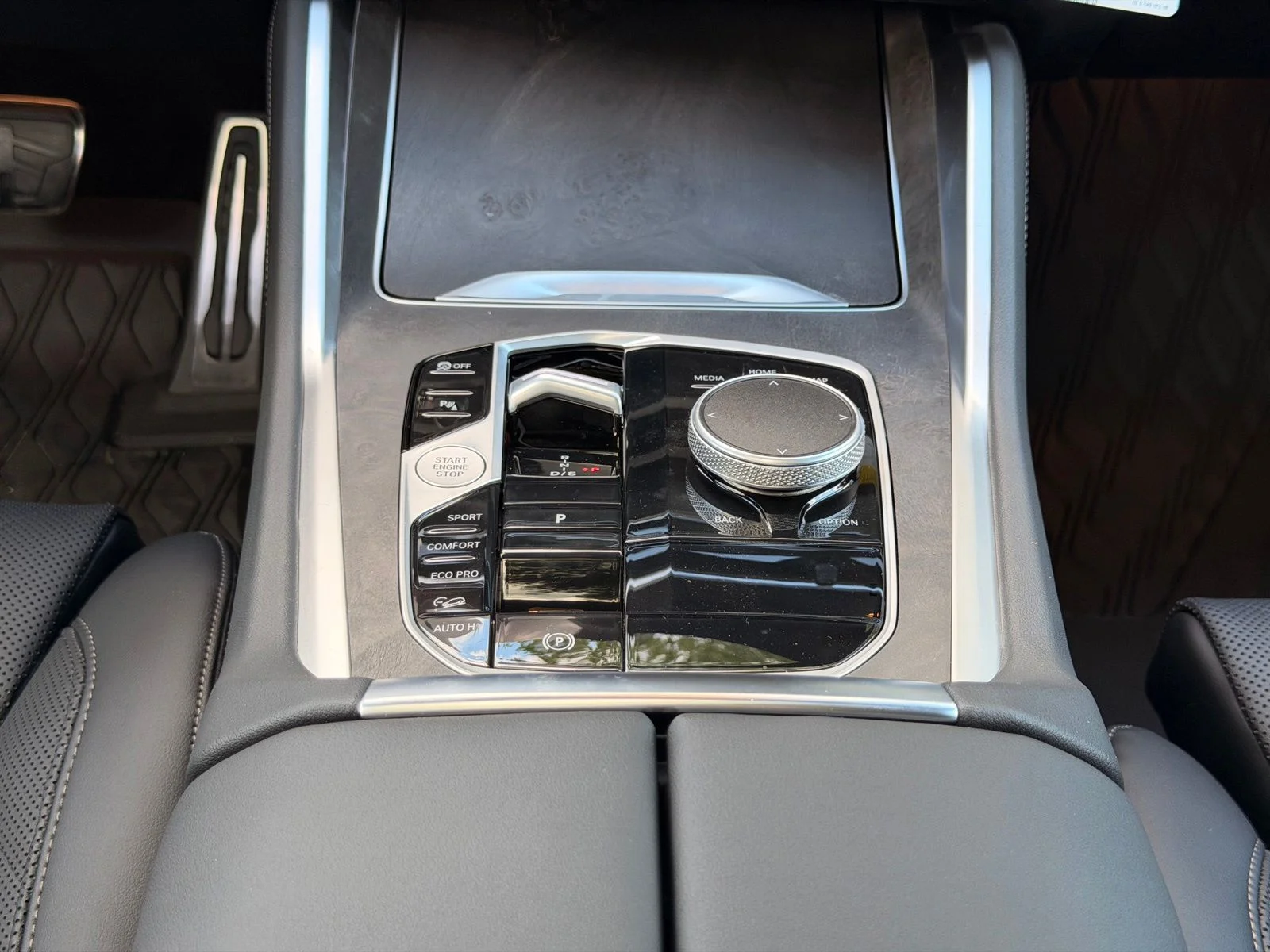 New 2027 Carbon Black Metallic BMW xDrive40i image 23
