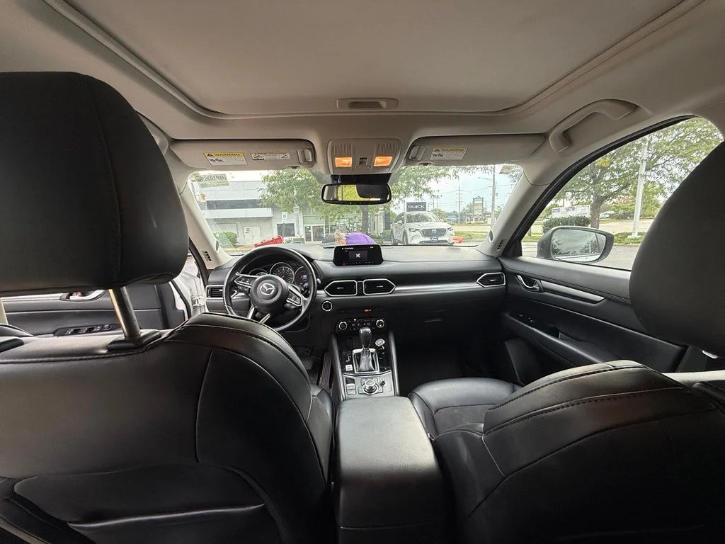 Used 2018 White Mazda Touring image 26