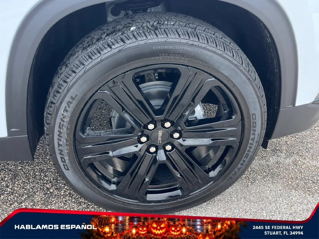 New 2027 Glacier White Tricoat GMC Elevation image 22