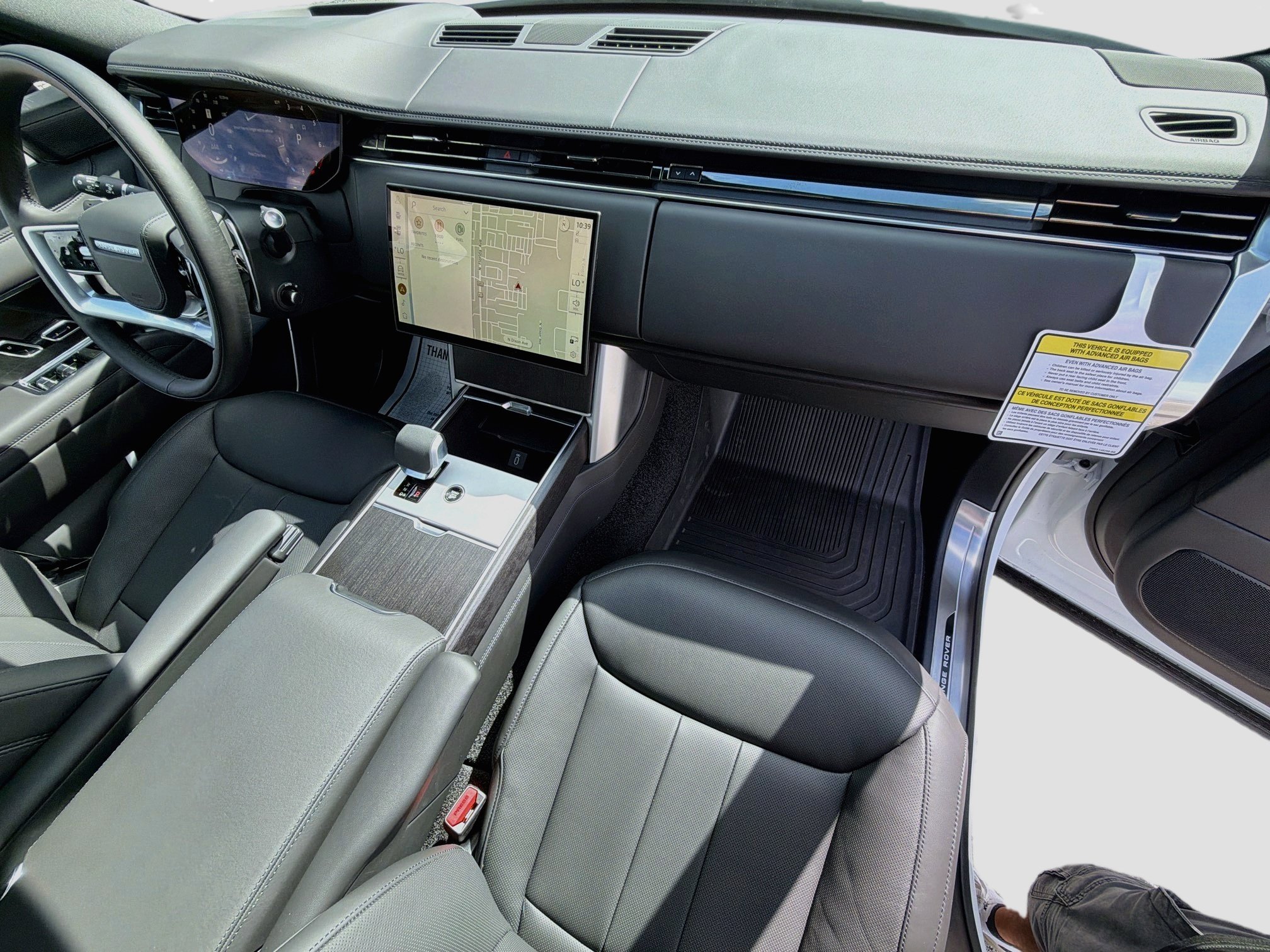 New 2026 Fuji White Land Rover SE image 15