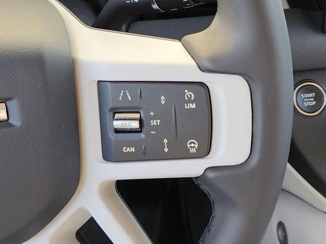Used 2025 Santorini Black Metallic Land Rover X-Dynamic SE image 27