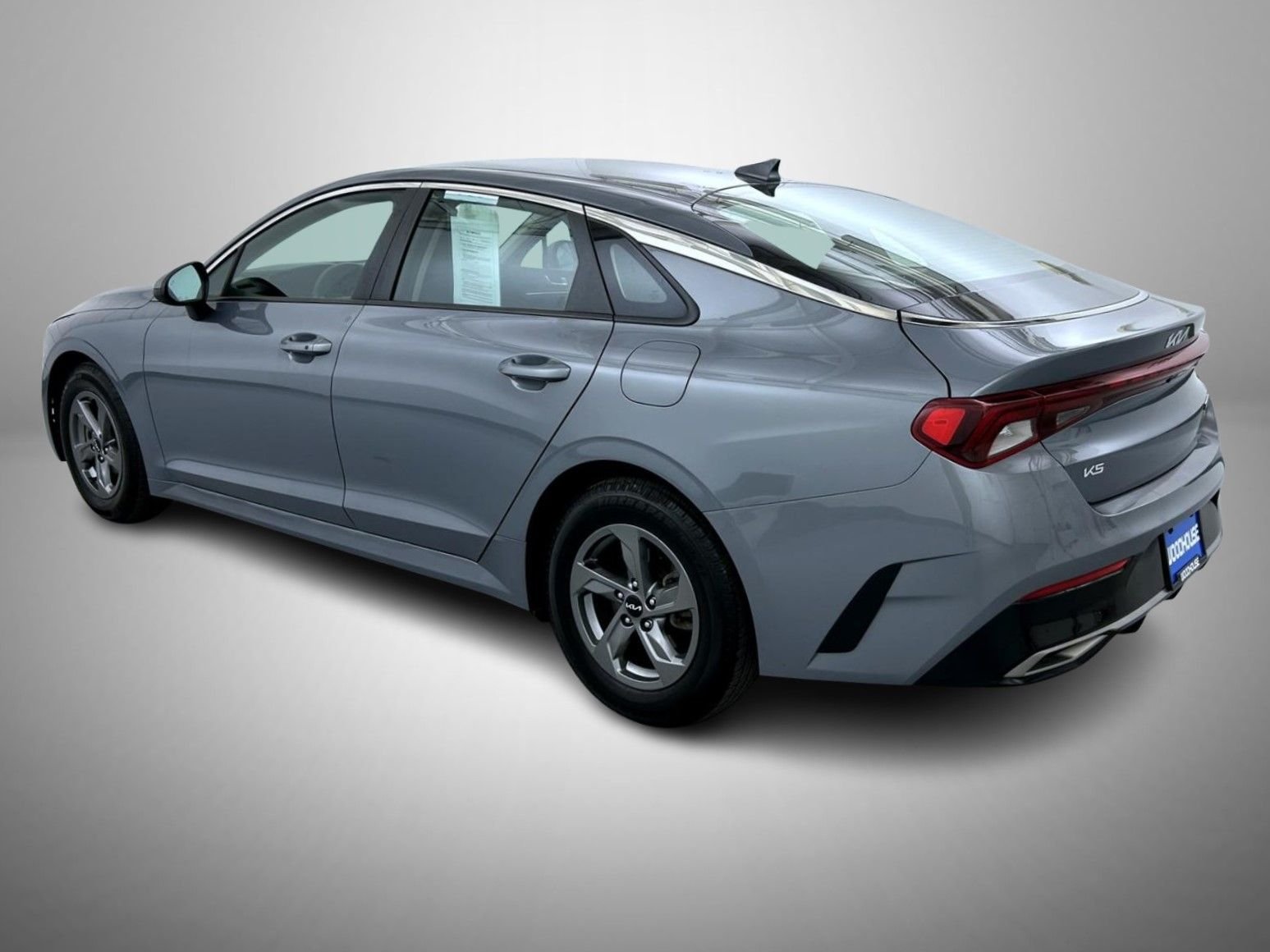 Used 2023 Silver Kia LXS image 7