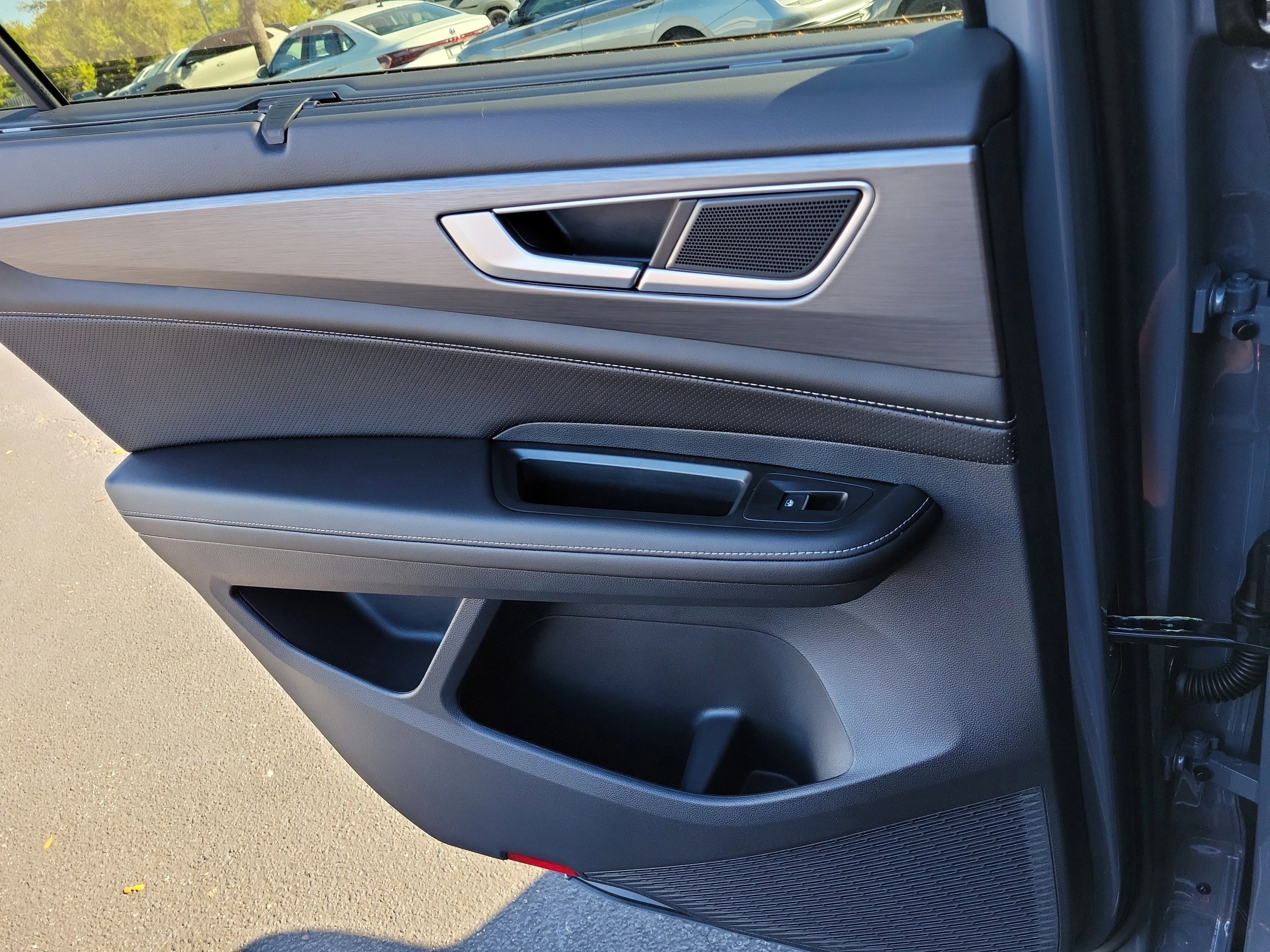 New 2026 Gray Volkswagen 2.0T SE w/Technology image 17