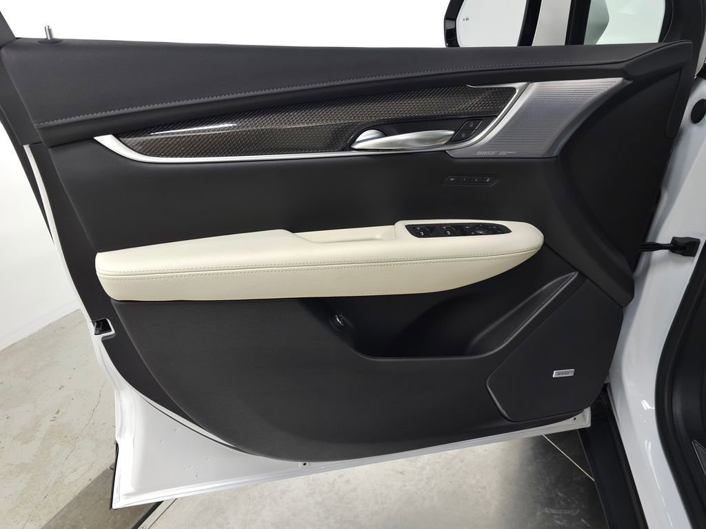 2026 Cadillac XT5 Sport - Photo 10