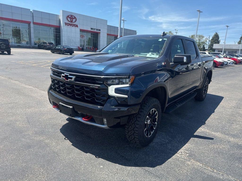 Used 2022 Blue Metallic Chevrolet ZR2 image 5