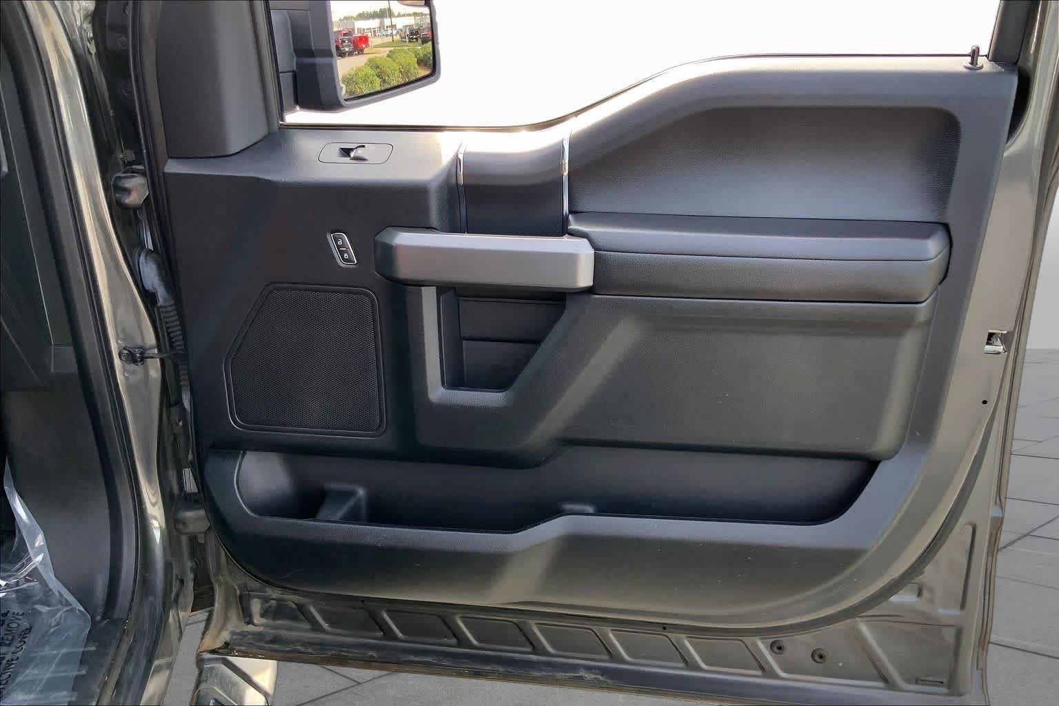 Used 2018 Magnetic Metallic Ford XLT image 21