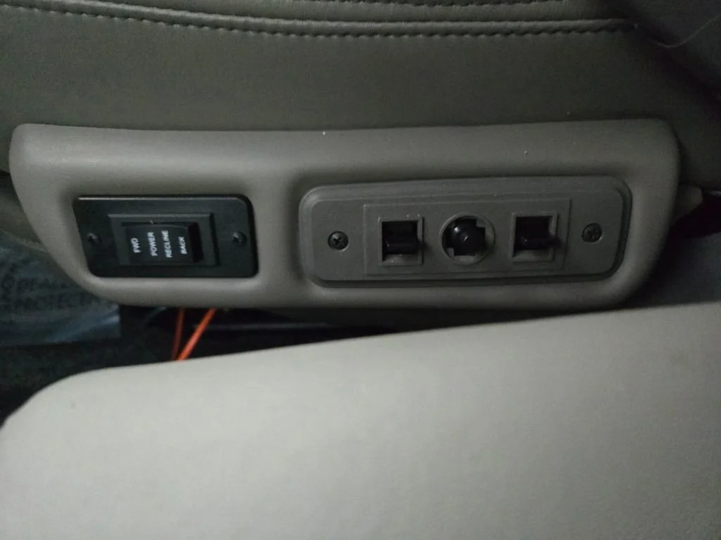 2023 Chevrolet Express Cargo Work Van - Photo 27